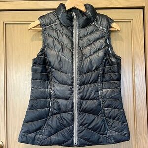 Athleta Metallic Sheen Full Zip Puffer Vest